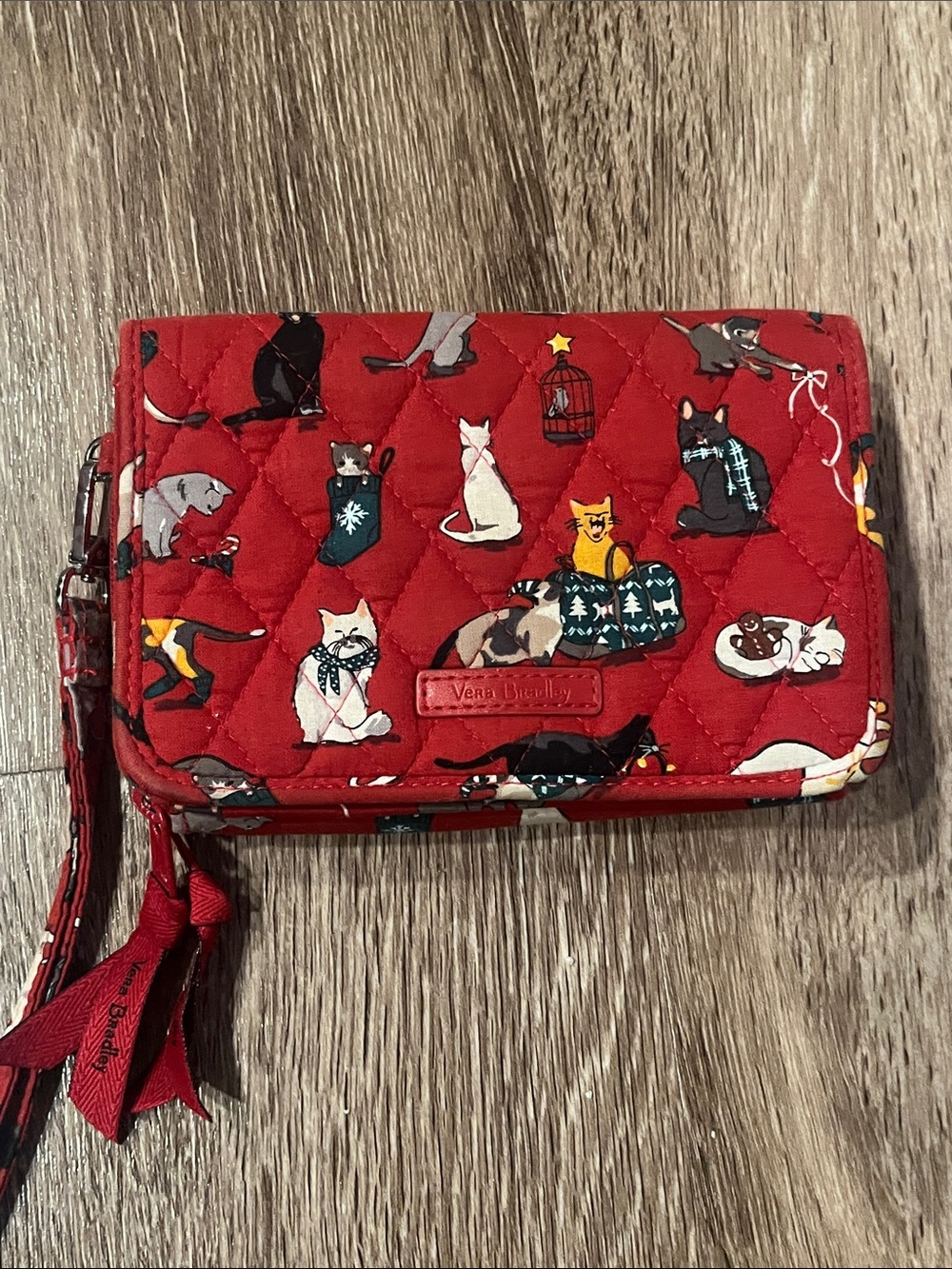 Vera Bradley Red Quilted “Holiday Cat”Pattern Wristlet Wallet - Picture 3 of 15